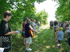 Wortgottesdienst an der Weingartenkapelle (Foto: Karl-Franz Thiede)